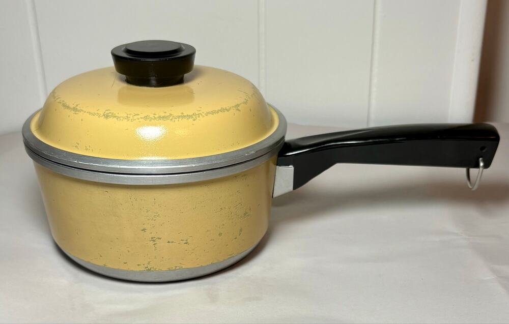 Vintage Aluminum Sears “Club” Harvest Gold 1.5 QT Sauce Pot w/ Lid USA